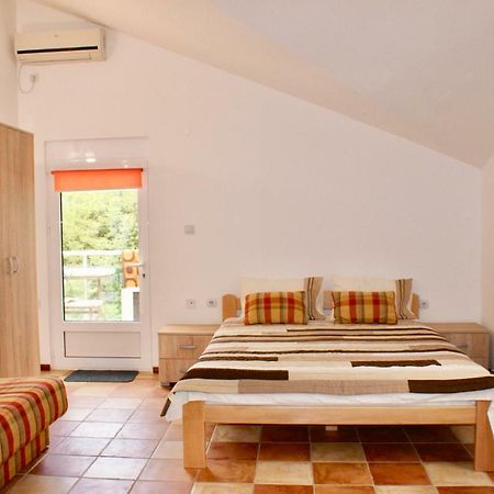 Studio Apartments Morinj Экстерьер фото
