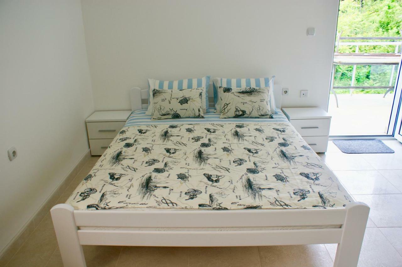 Studio Apartments Morinj Экстерьер фото